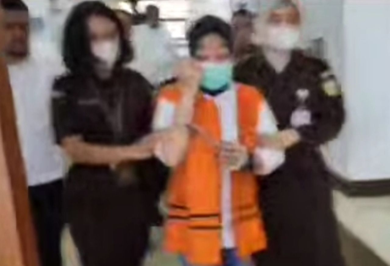 Heni Mulyani ditahan di Rumah Tahanan (Rutan) Polsek Cikole