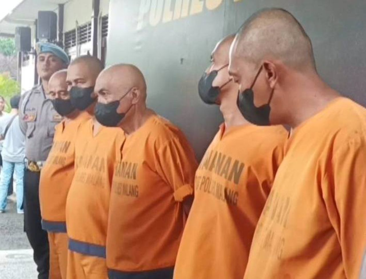 Para Terdakwa saat dihadirkan di konpers Polres Malang