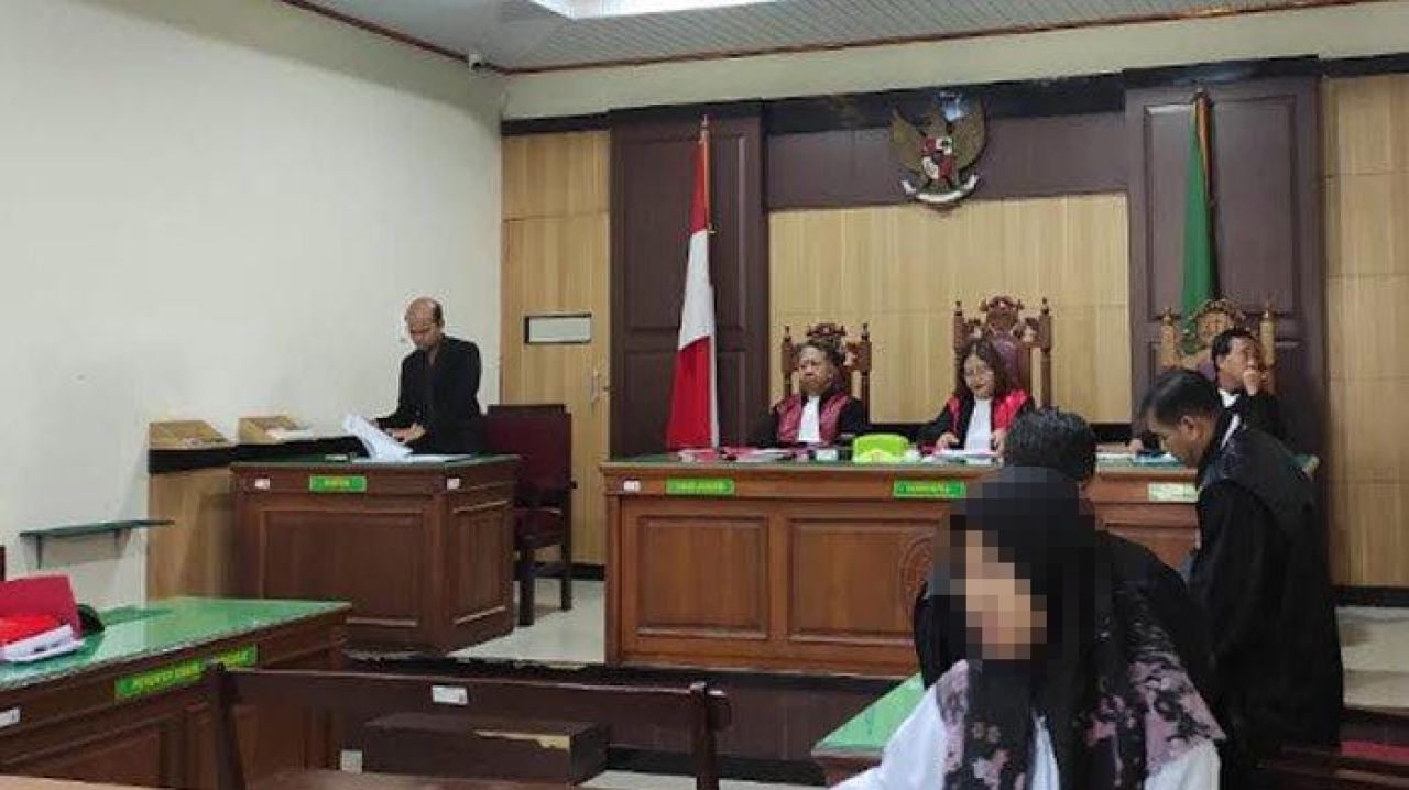 Sidang Siti Muthoharoh di Pengadilan Negeri Gresik