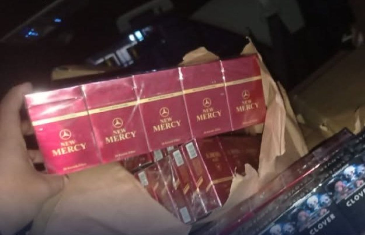 Rokok polos tanpa cukai