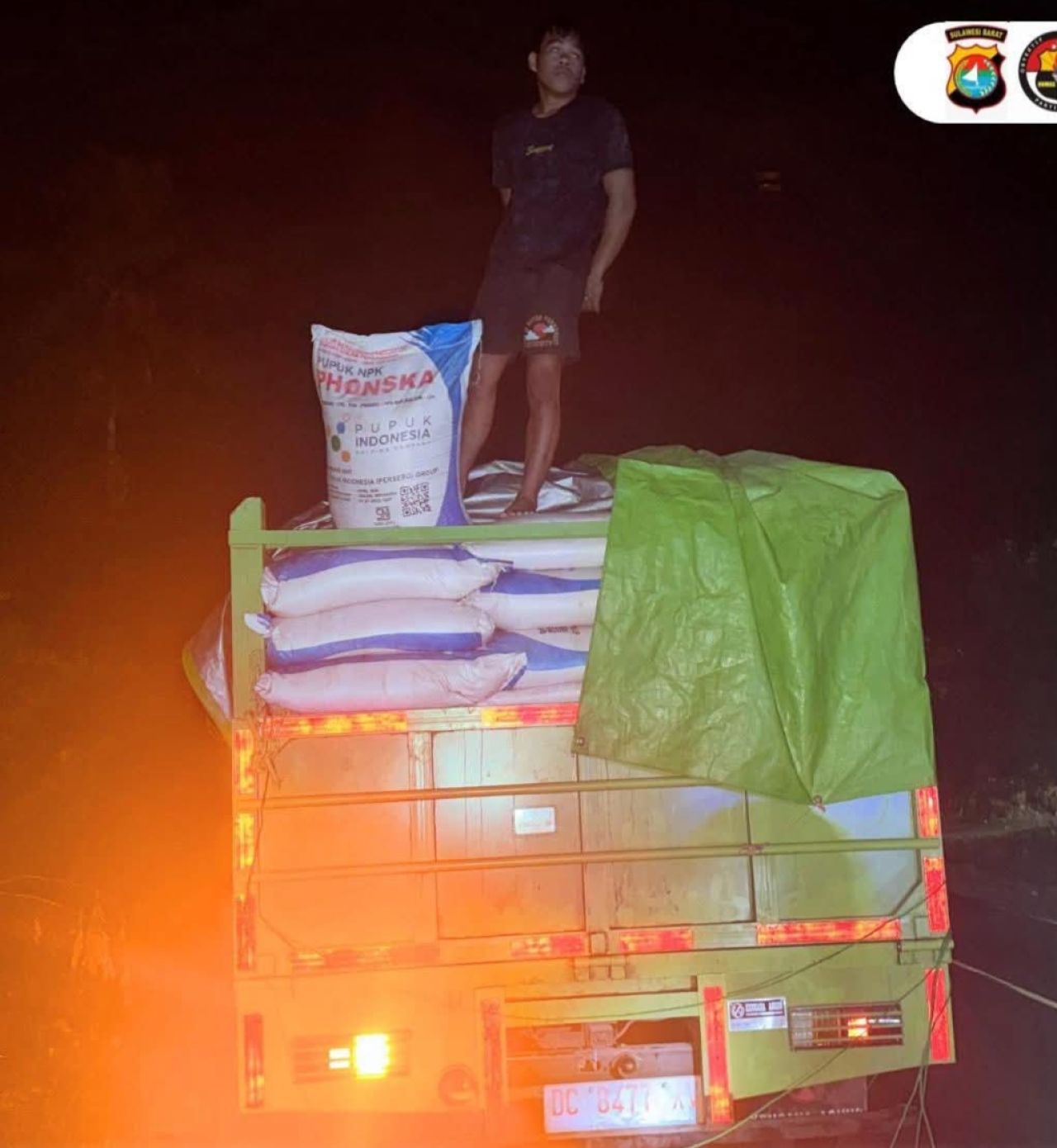 Truk muatan pupuk subsidi