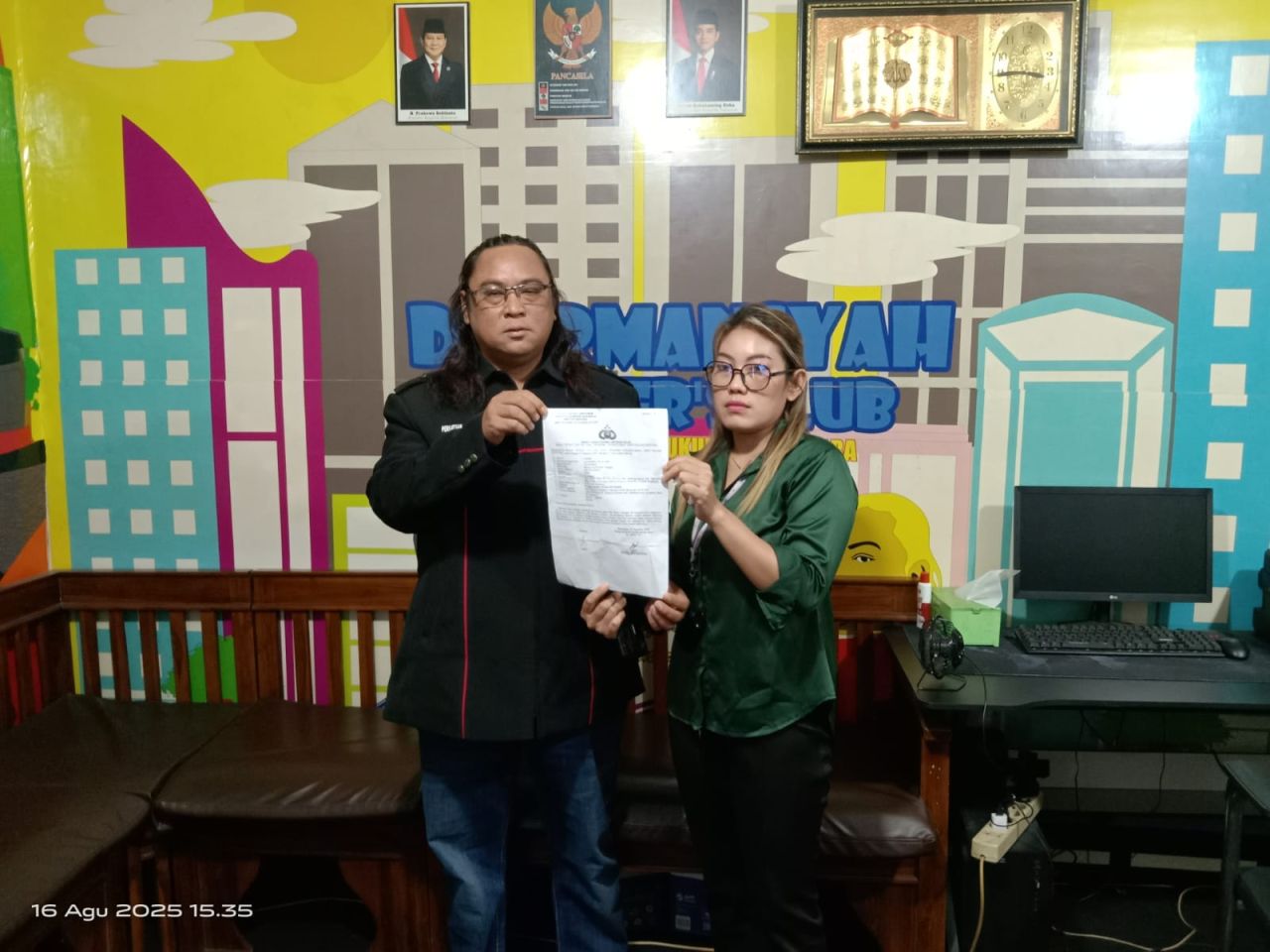 Liana bersama Kuasa Hukumnya, Dodik Firmansyah