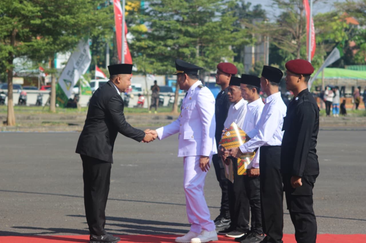 Penyerahan remisi terhadap warga Binaan secara simbolis
