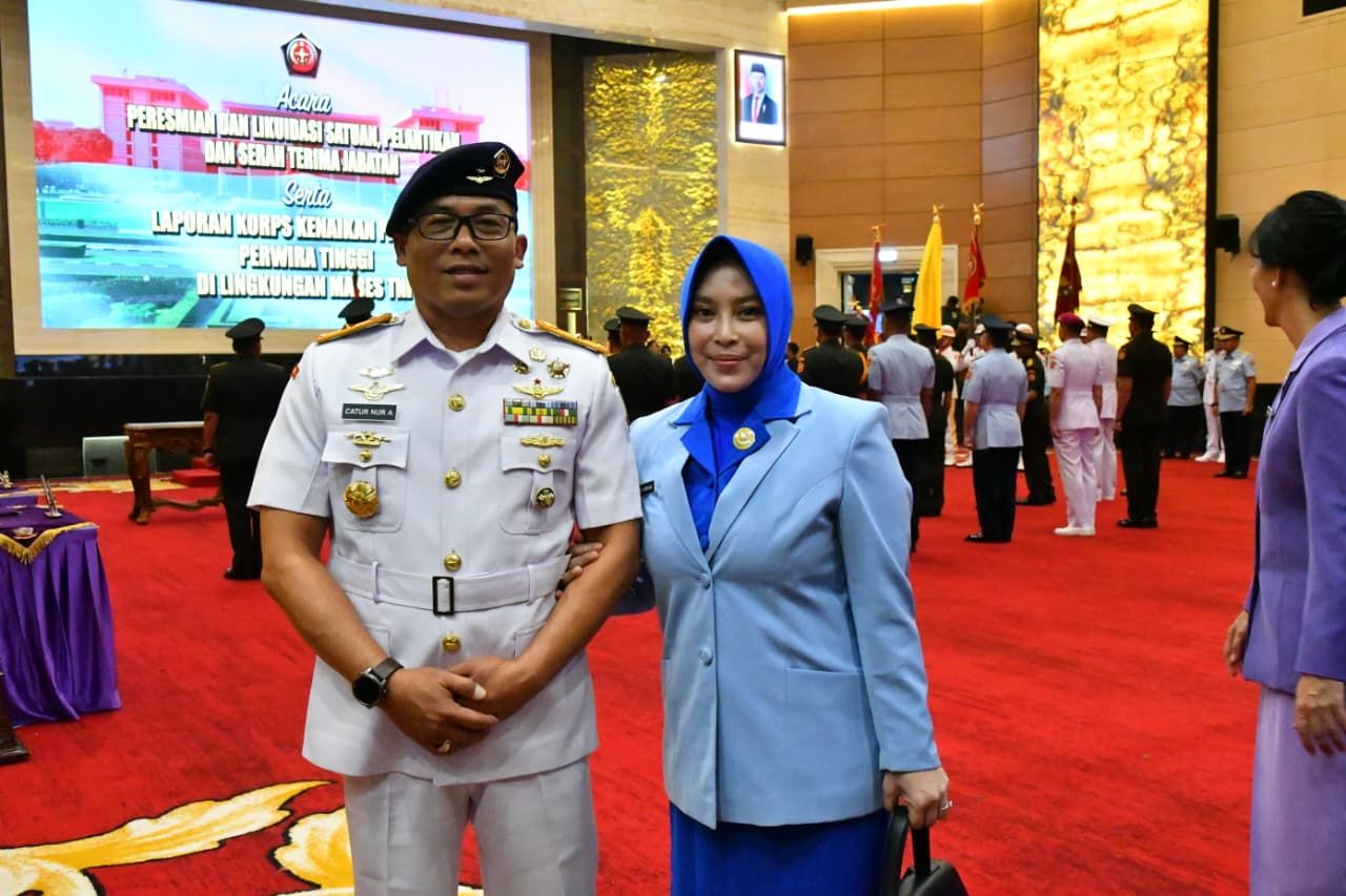 Catur Nur Ardiantoro dan istrinya