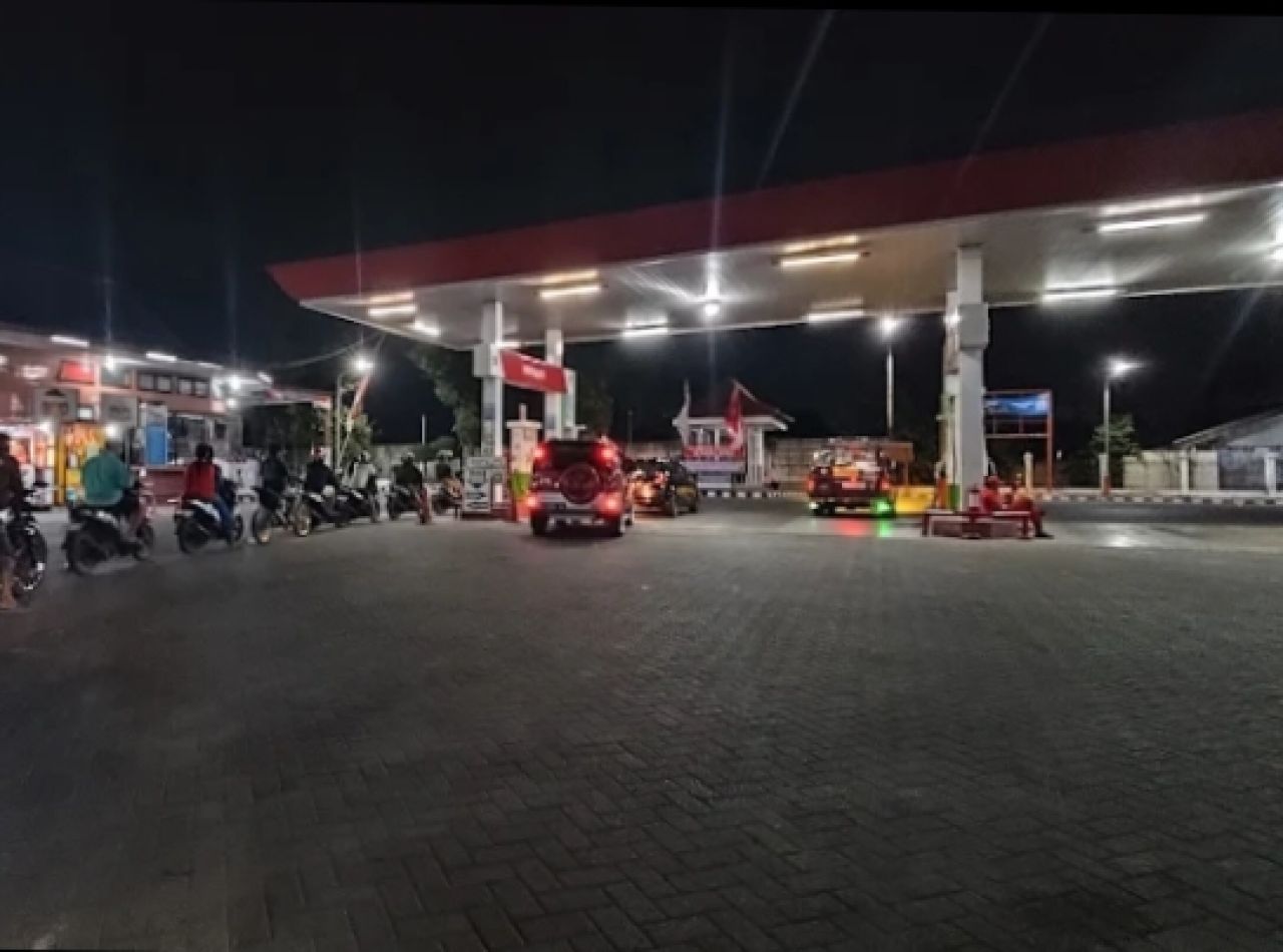 SPBU 54.614.12 di Jalan Raya Tembelang, Dusun Konto, Desa Tembelang