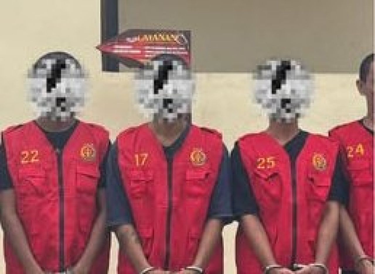 3 tersangka yang dilimpahkan ke Kejari Banggai Laut