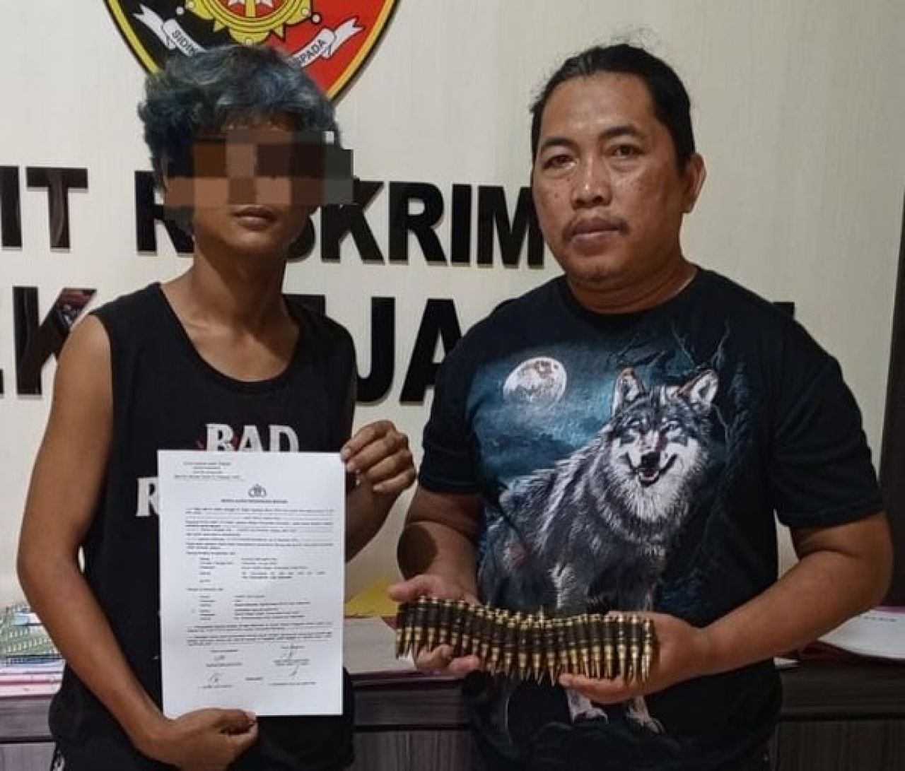 Anak Punk bawa rantai peluru