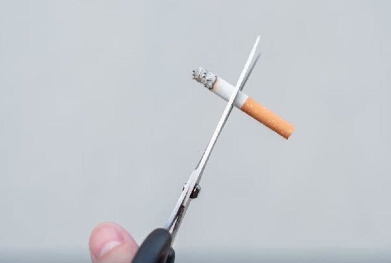 Ilustrasi gambar rokok ilegal