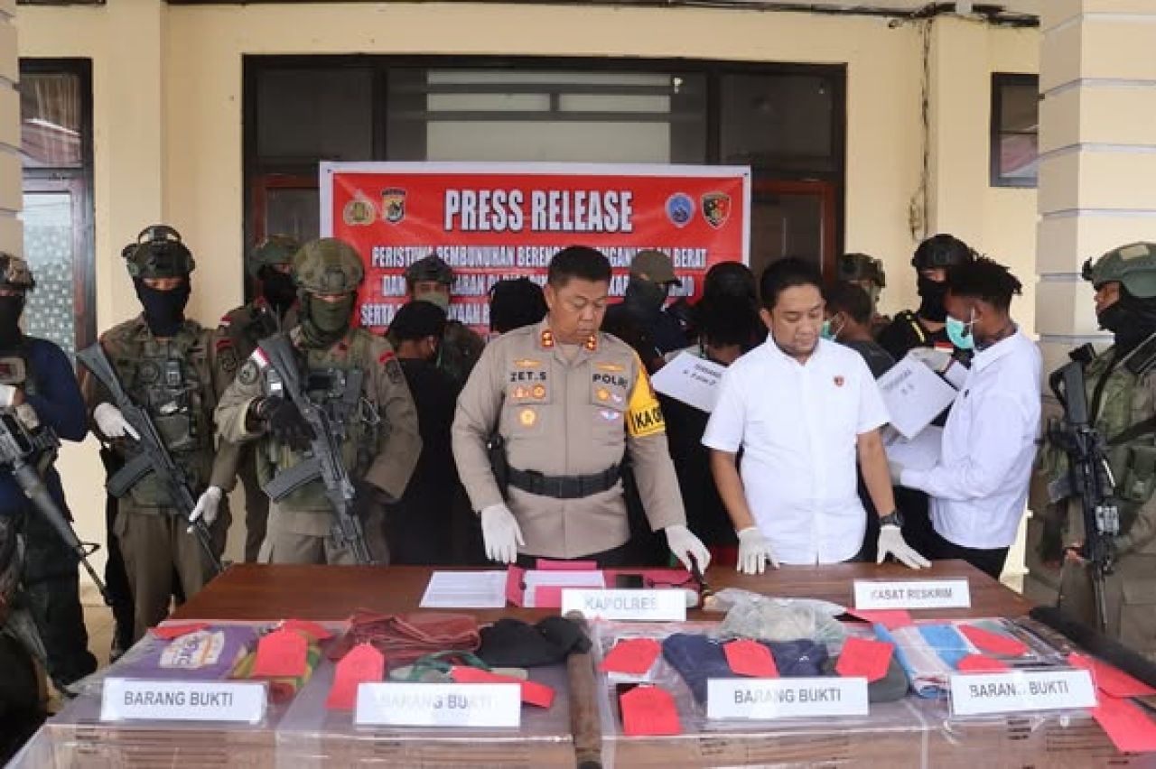 Kapolres Yahukimo dan jajaran saat konpers