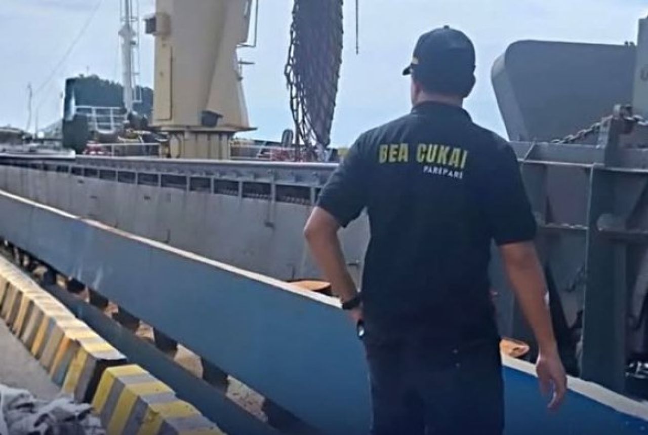 Ekspor bungkil sawit ek Vietnam