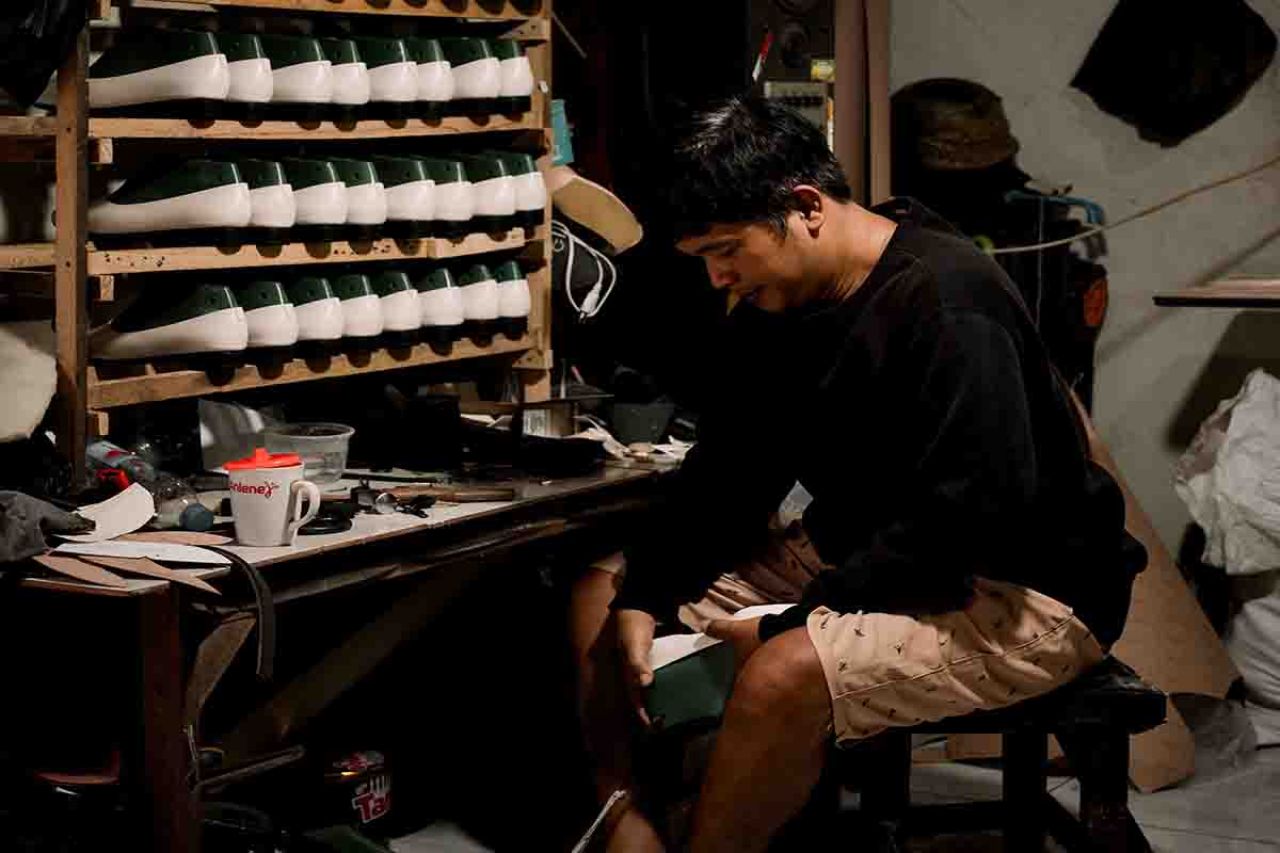 Produksi sepatu Durachy di Mojokerto