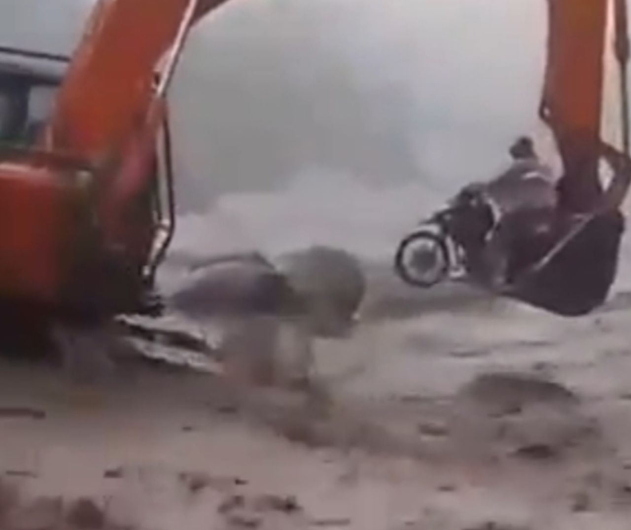 Banjir di lokasi tambang Desa Wiyu