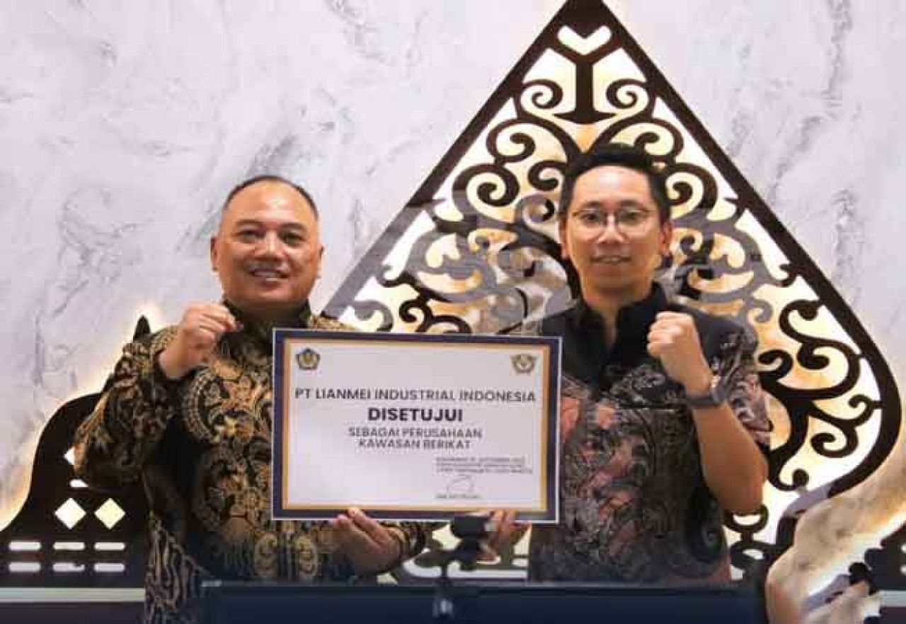 Penyerahan sertifikat fasilitas fiskal kawasan berikat