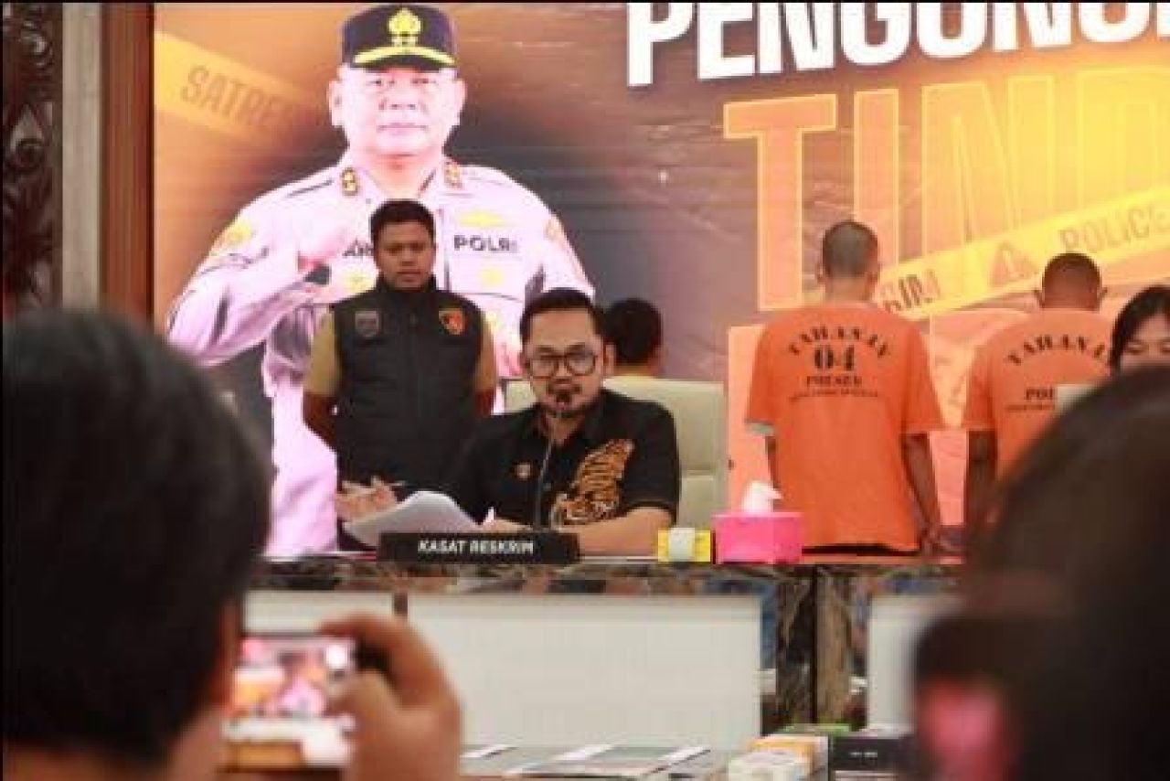 Konferensi pers pengungkapan dua kasus kejahatan
