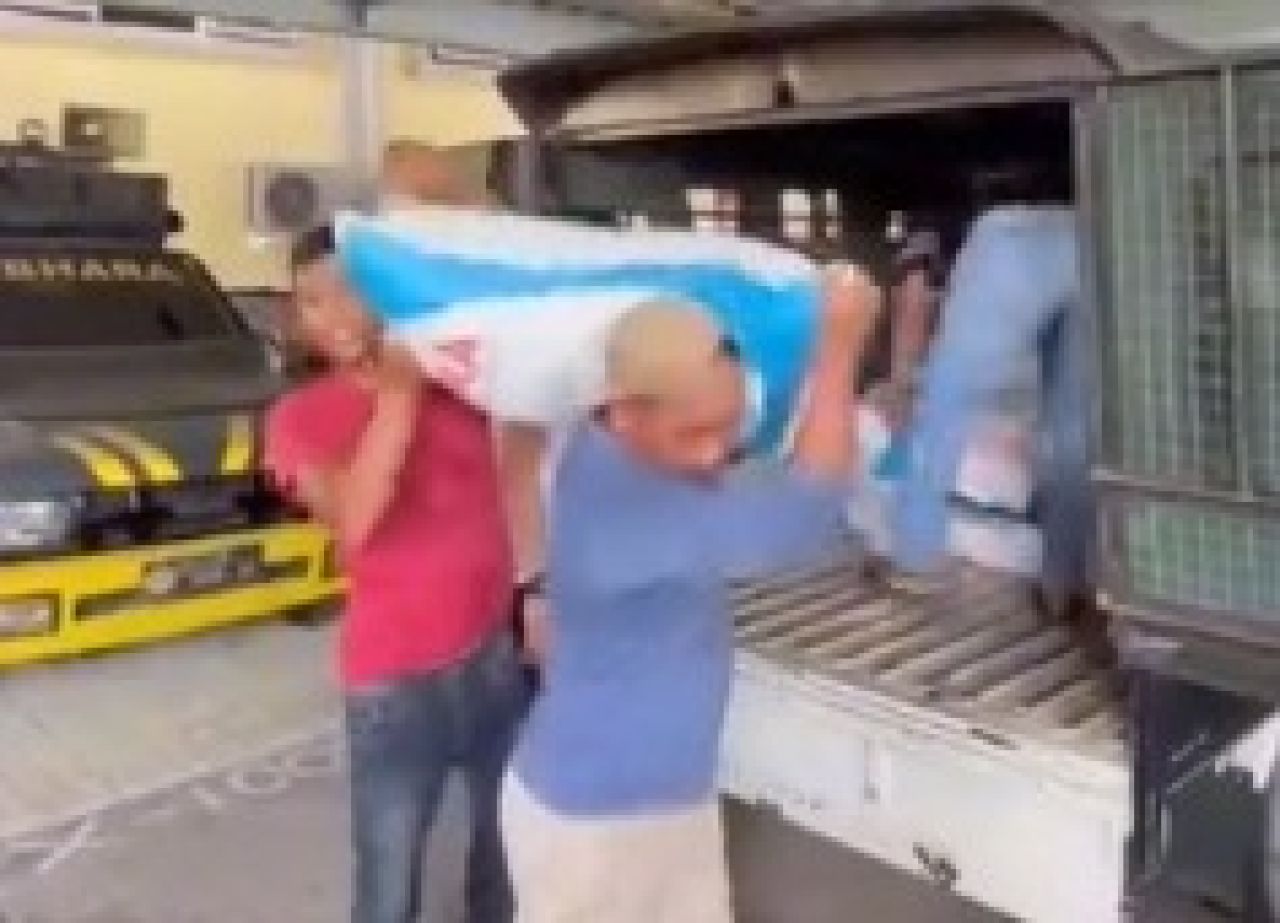 Barang bukti pupuk milik Mat Yakup