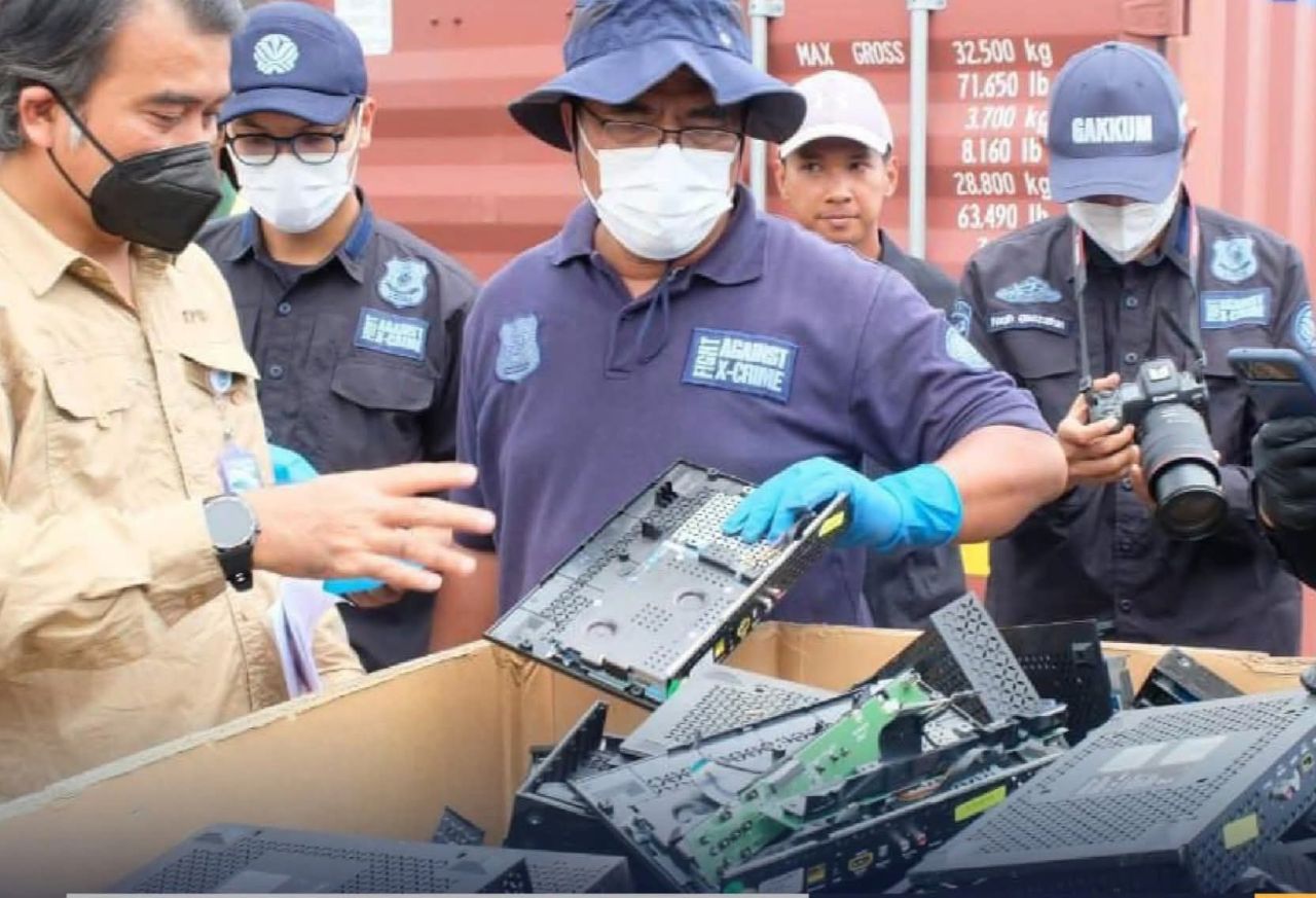 Limbah B3 yang hendak diselundupkan lewat Pelabuhan Batam