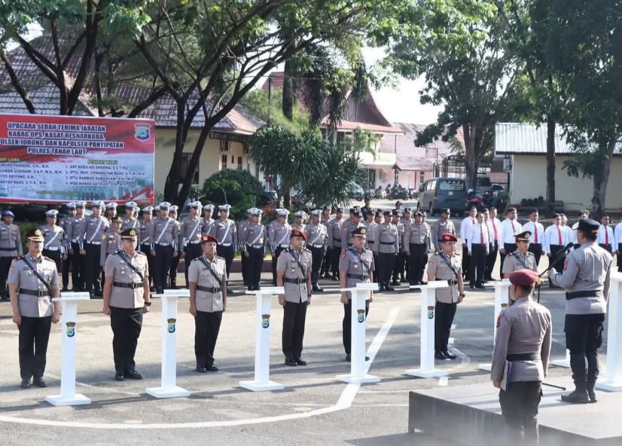 Upacara serah terima jabatan di Polres Tanah Lautt
