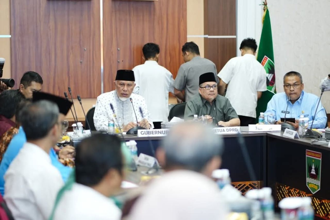 Gubernur Sumatera Barat dan Forkopimda saat FGD