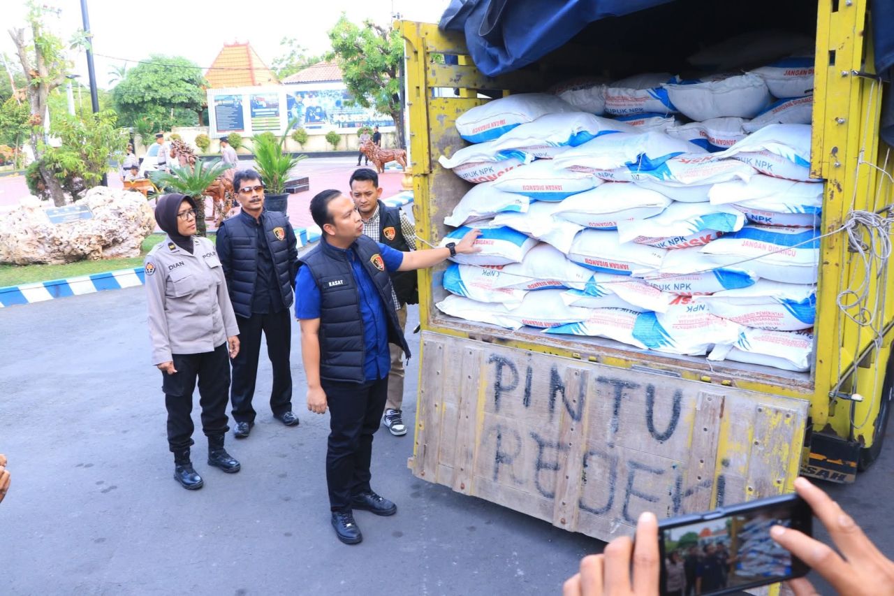 Barang bukti pupuk subsidi di Polres Ngawi