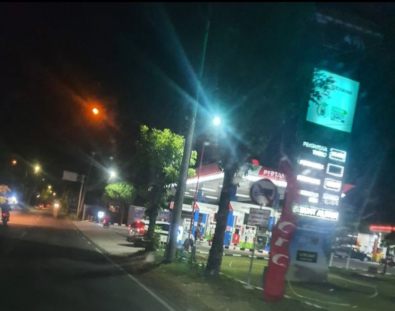 SPBU 54.671.09 Warungdowo yang beralamat di Jalan Raya Kejayan, Dusun Krajan, Desa Kejayan