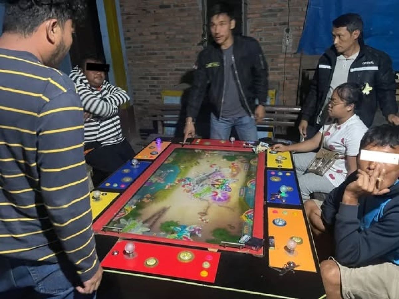 Penggrebekan lokasi judi tembak ikan