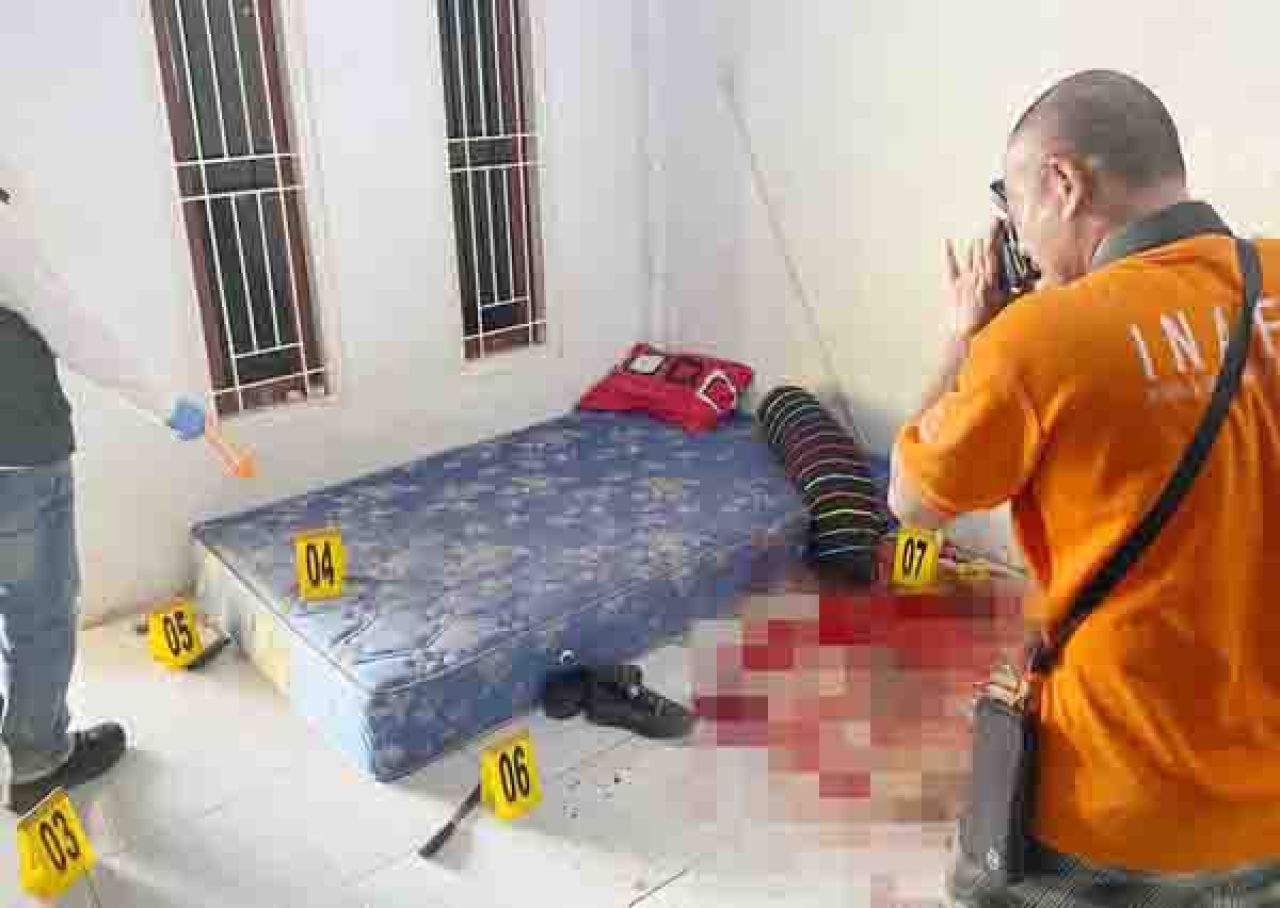 Tim INAFIS Polres Bima Kota olah TKP pembunuhan