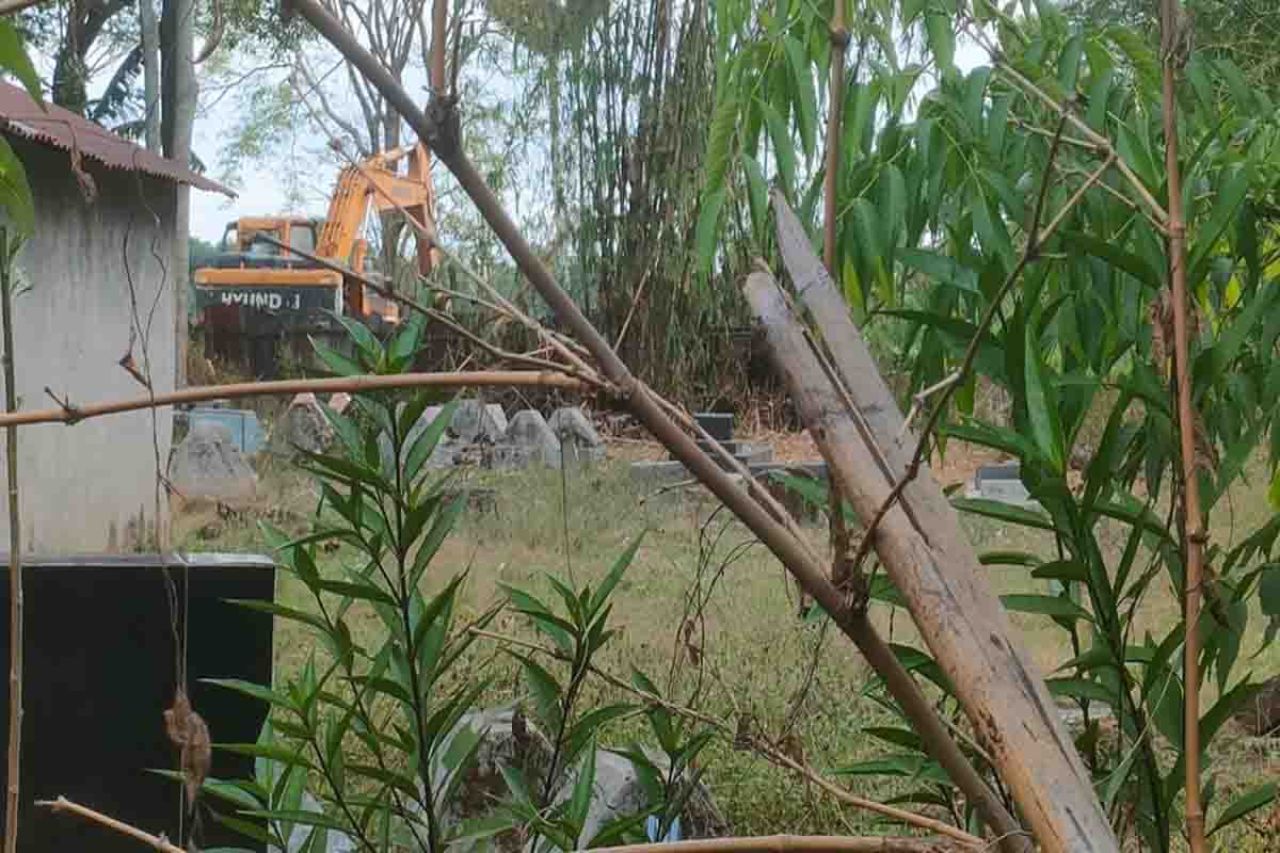 Aktivitas tambang galian c di Desa Bontomanai