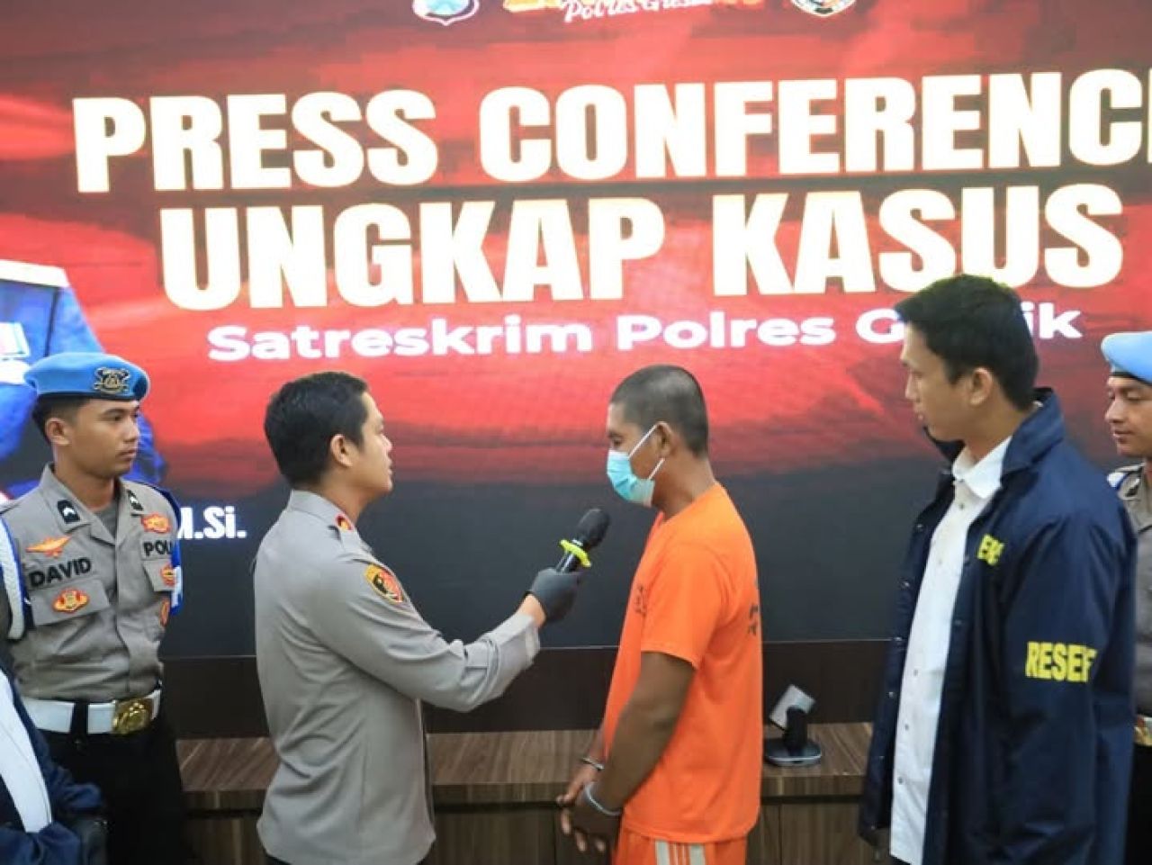 Kapolres Gresik saat konfers kasus pencabulan