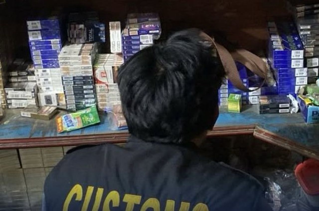 Petugas Bea Cukai Jambi