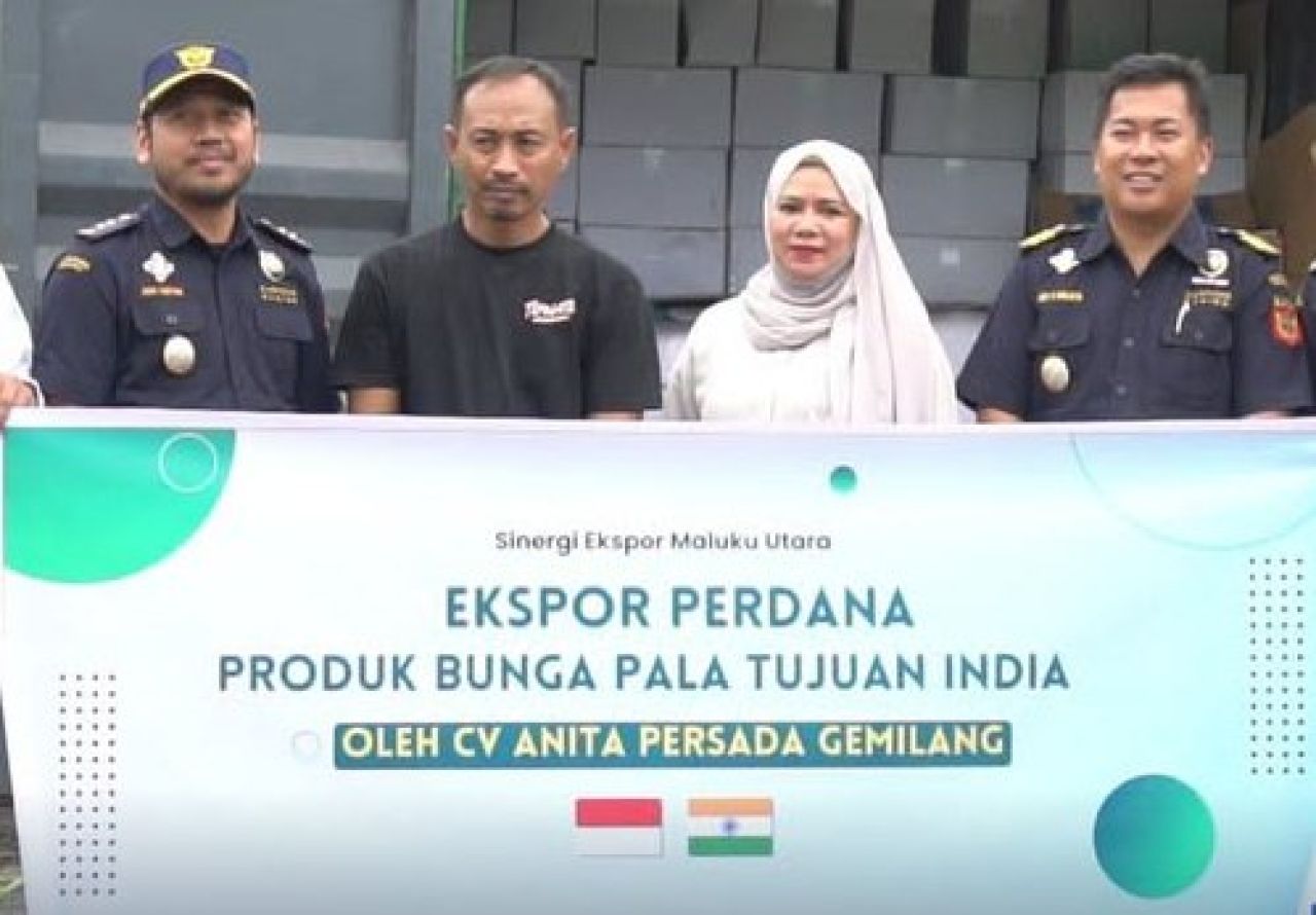 Seremoni pemberangkatan ekspor Bunga Pala dari Maluku