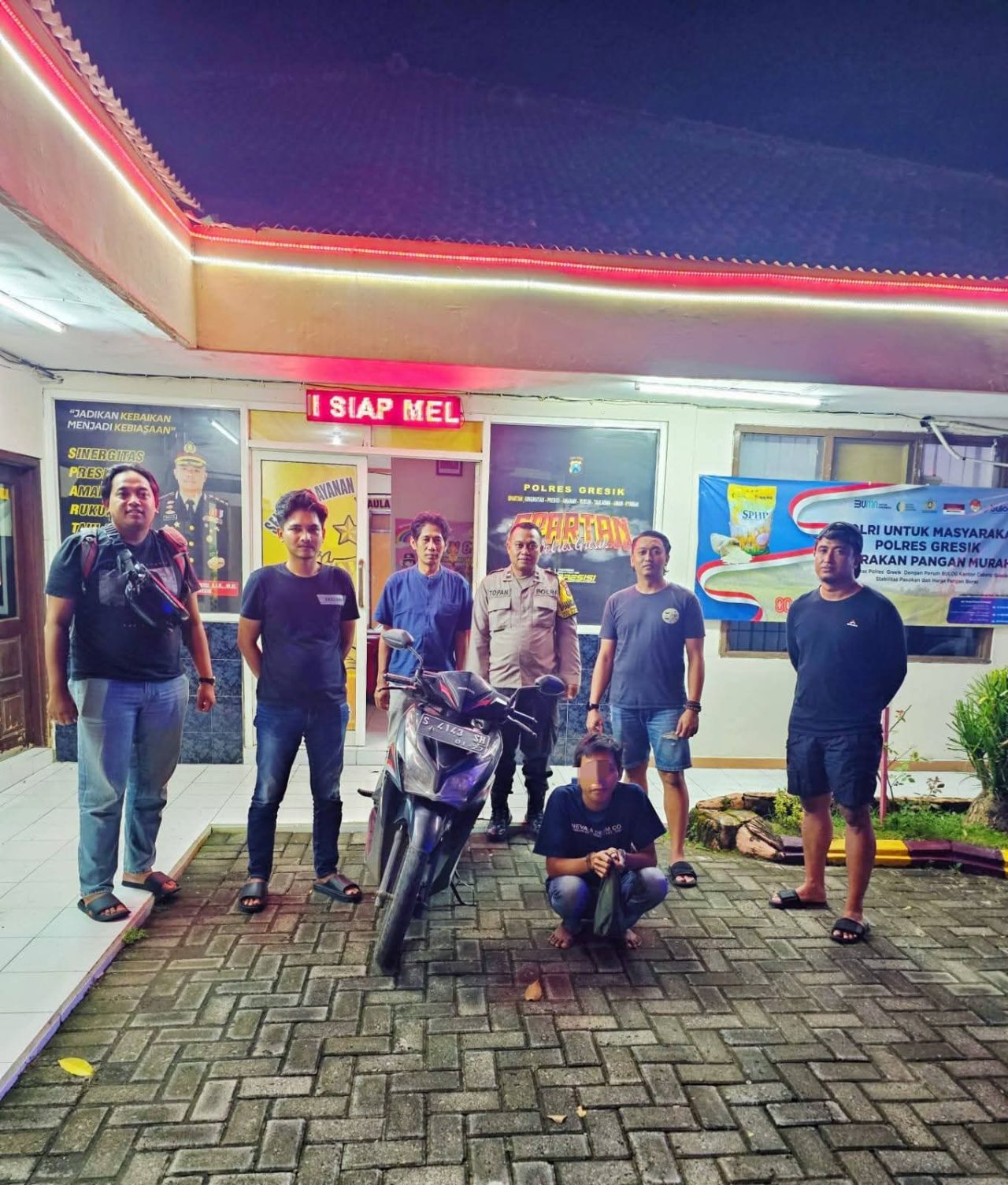 Tim Reskrim Polres Balongpanggang dan pelaku curanmor