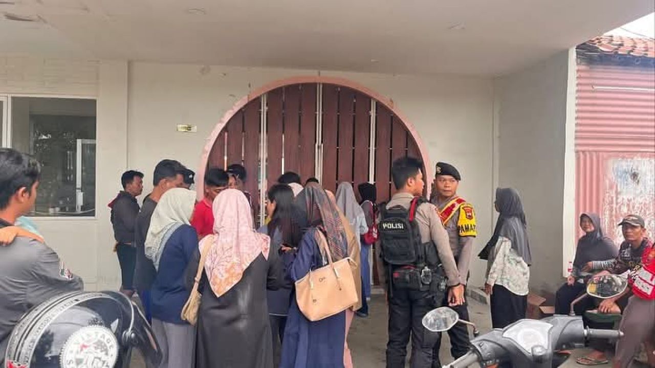 Kantor NW Sport digeruduk massa