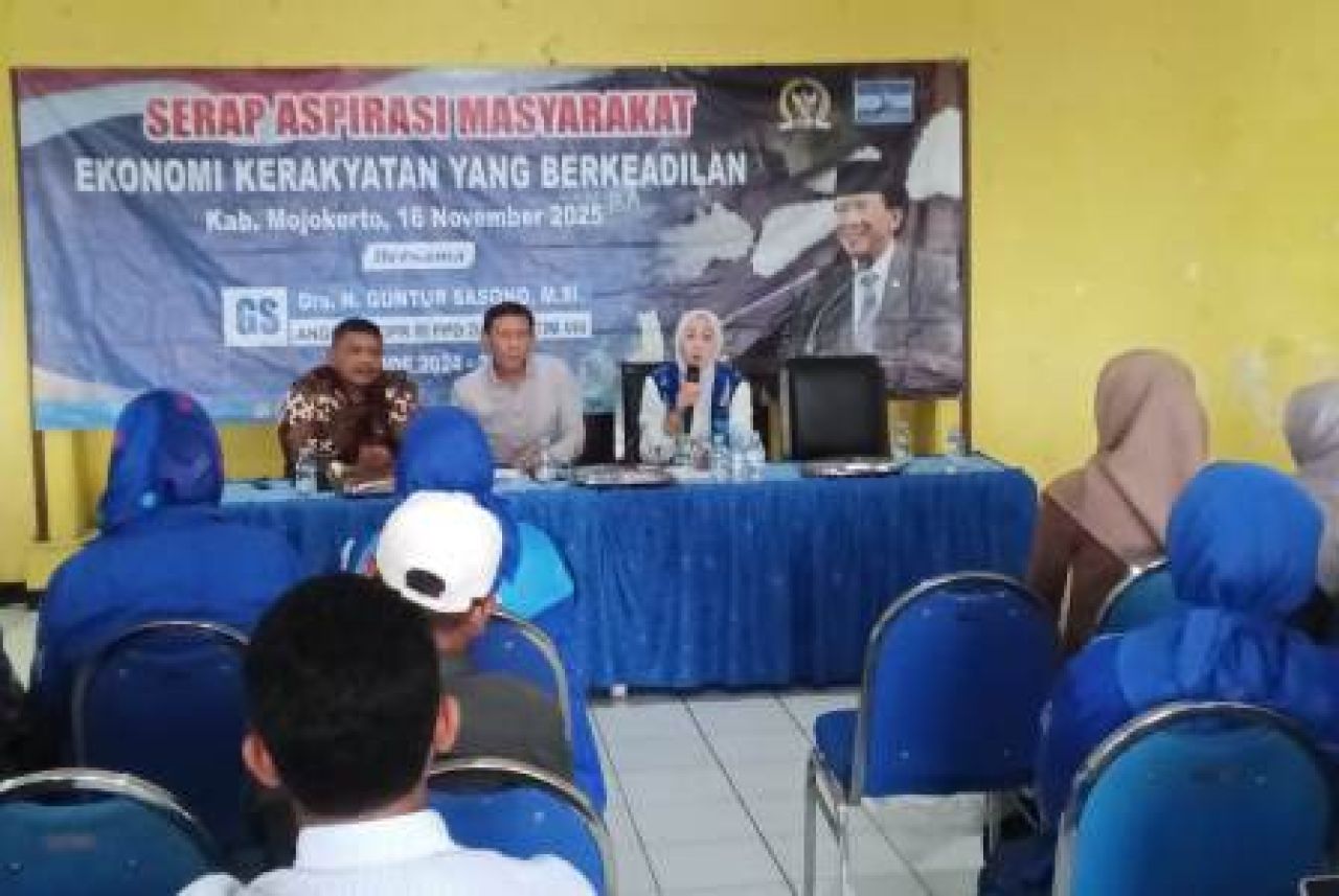 Serap Aspirasi Masyarakat Ekonomi Kerakyatan yang Berkeadilan di Balai Desa Trawas