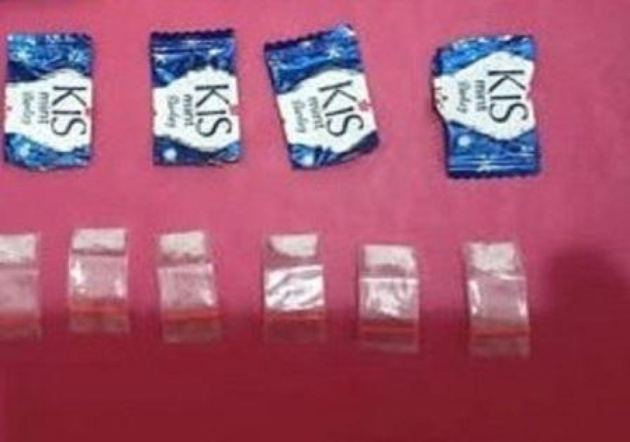 Sabu yang disimpan dalam bungkus permen