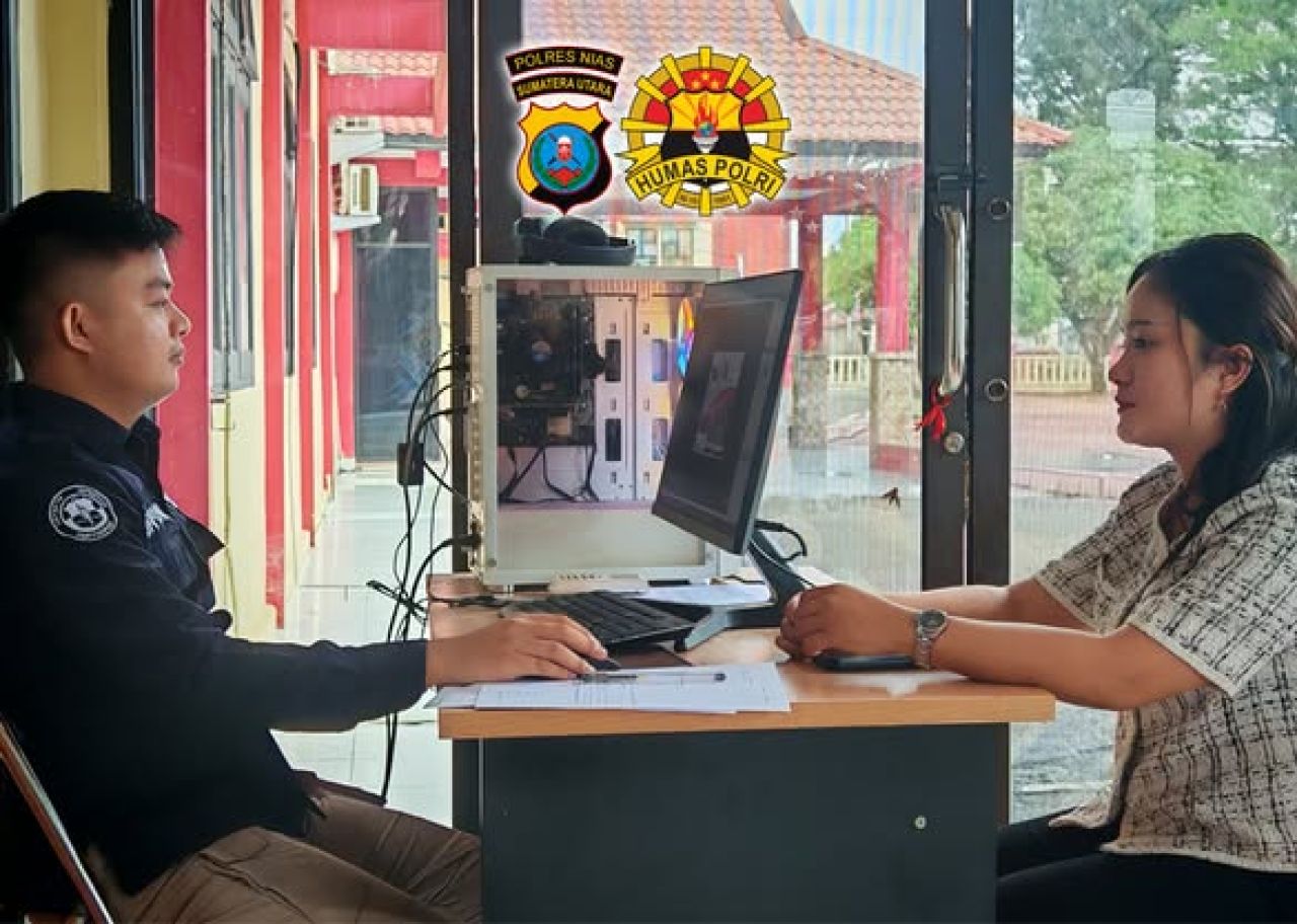 Terisna Zebua laporan ke Polres Nias