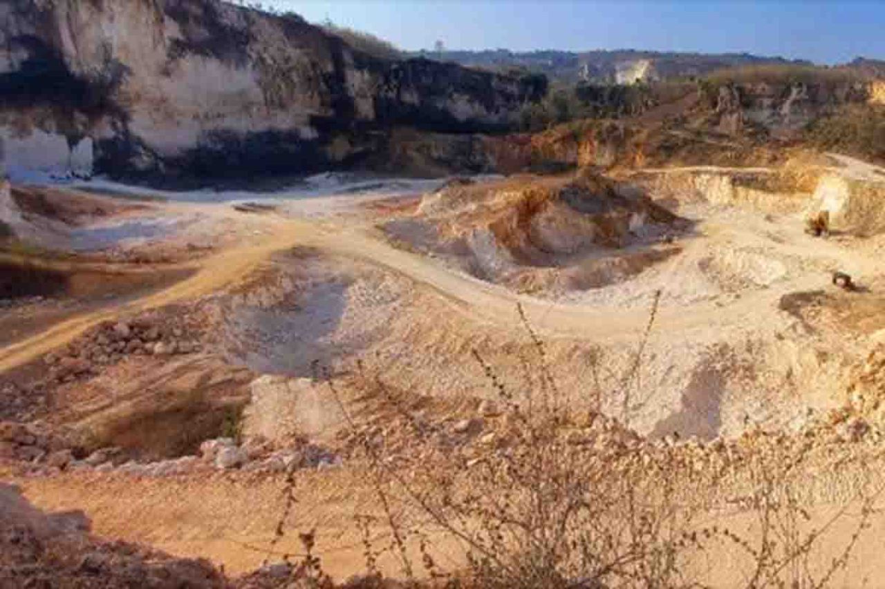 Bekas tambang yang digarap Tulus Mulyono