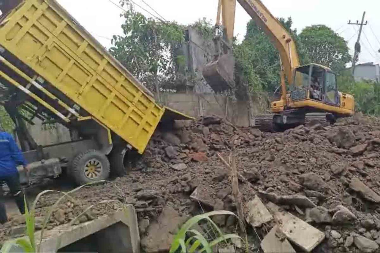 Proyek urug di Desa Putat Lor