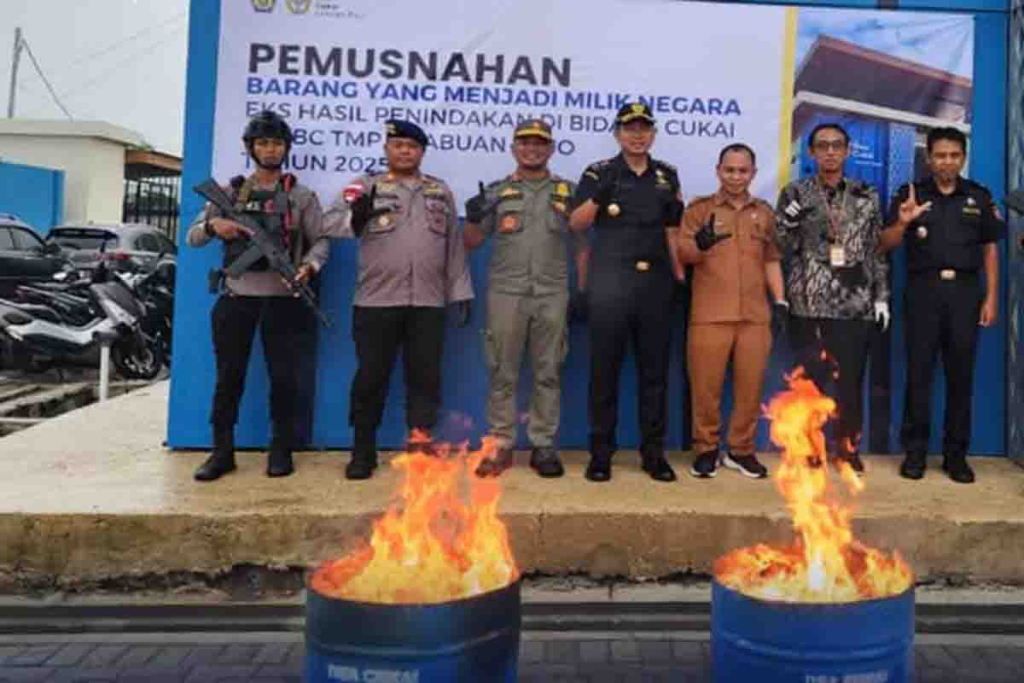 Pemusnahan rokok ilegal oleh Bea Cukai Labuan Bajo