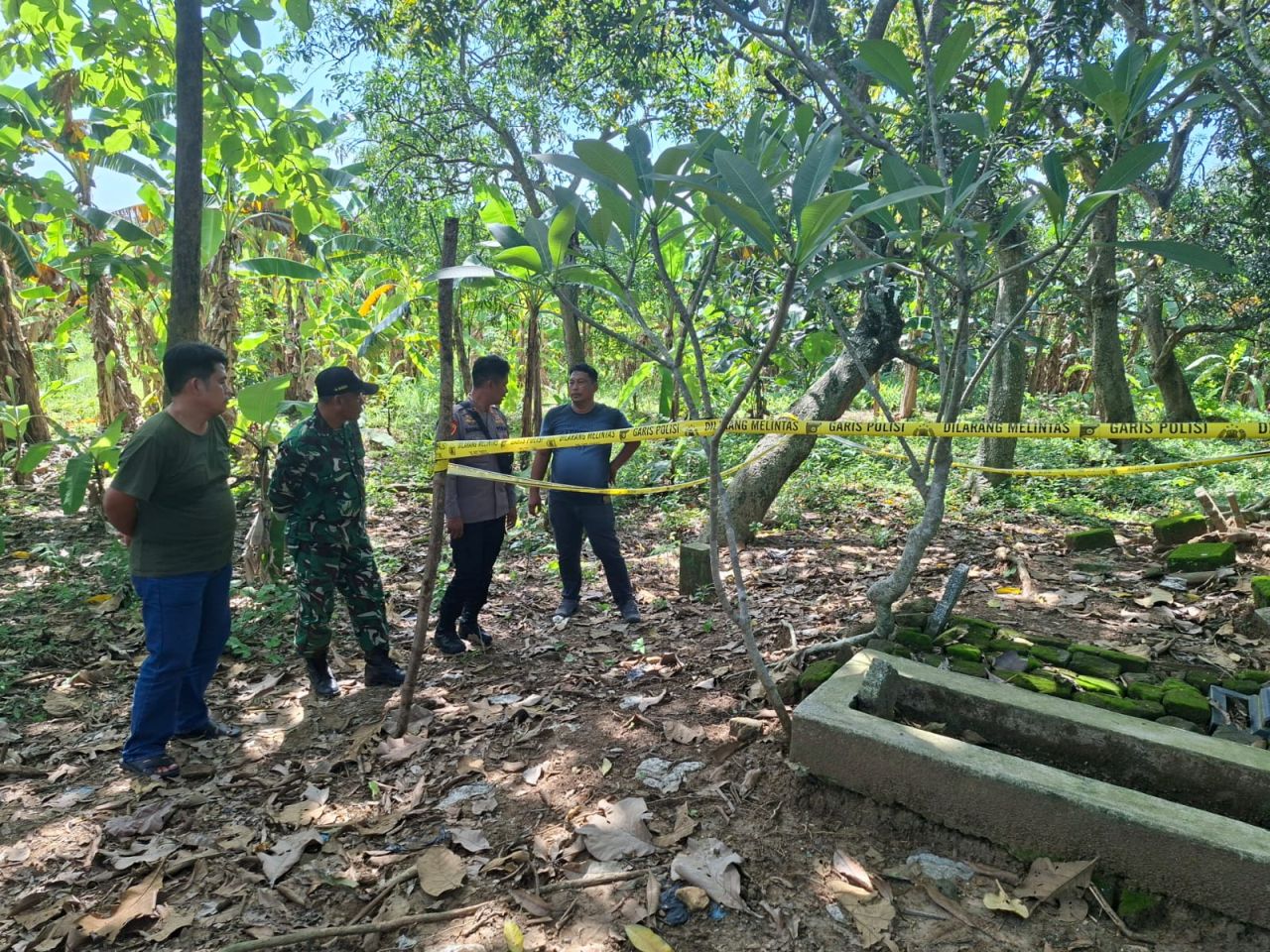 Lokasi penemuan granat dipasang Police Line