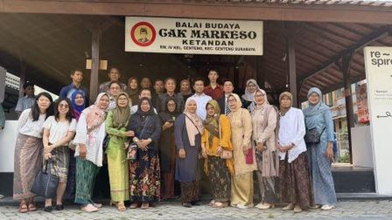 DAIKIN renovasi Balai Warga Kampung ketandan sebagai percontohan fasilitas publik dengan mitigasi panas dan kegiatan warga