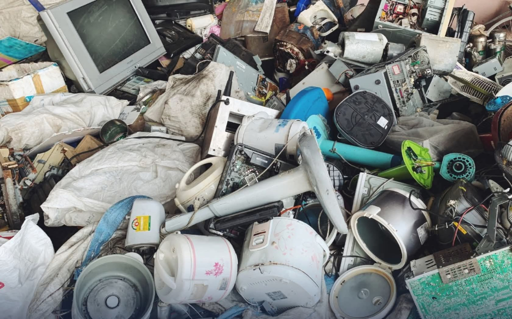 Limbah B3 yang diamankan Bea Cukai Batam