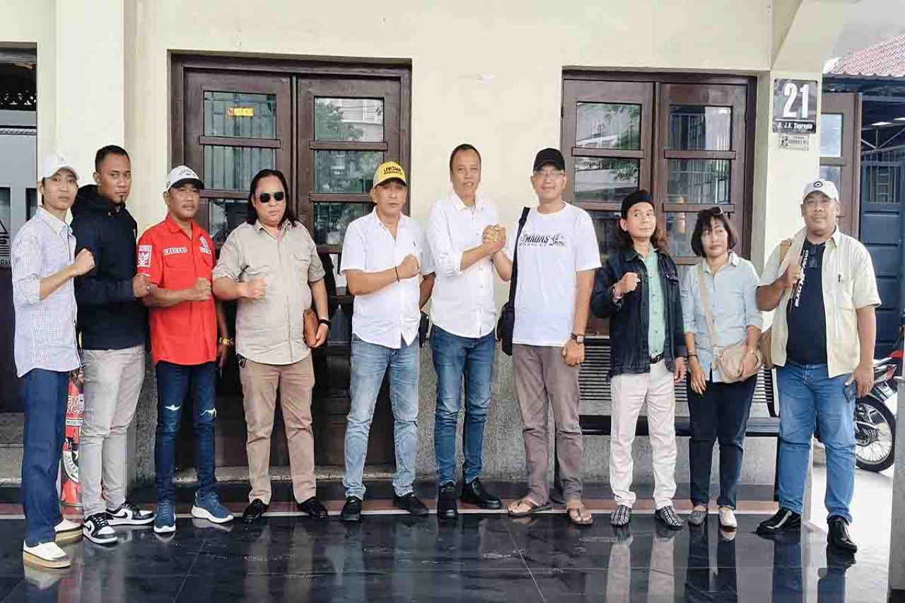 Perwakilan DPD MADAS Jatim dan MADAS Surabaya bersama pengurus AWS