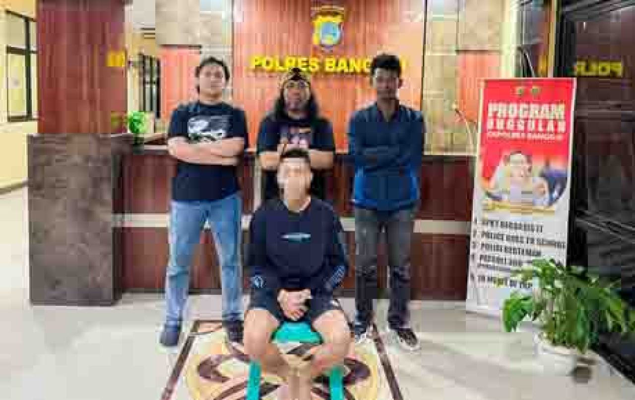 Pelaku berinisial SL