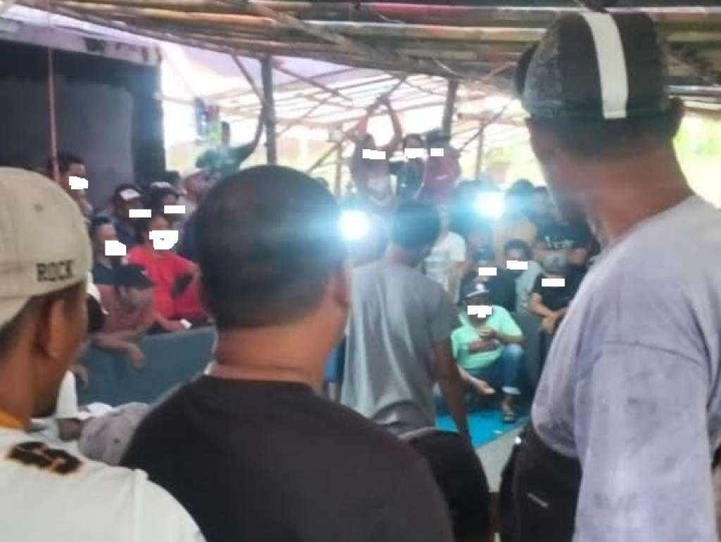 Sabung ayam di Desa Kepadangan, Kecamatan Tulangan, Kabupaten Sidoarjo