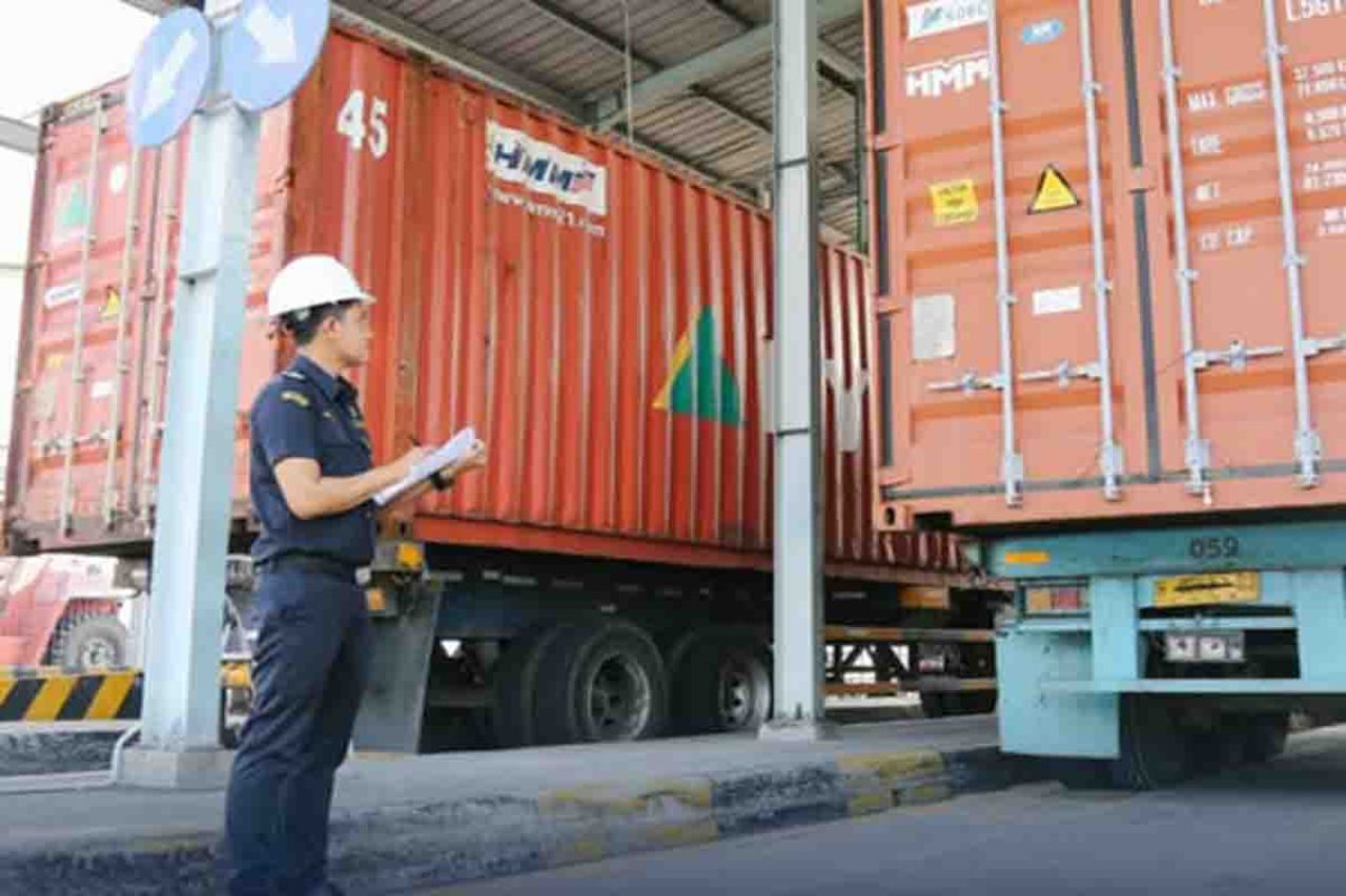 Pusat Logistik Berikat