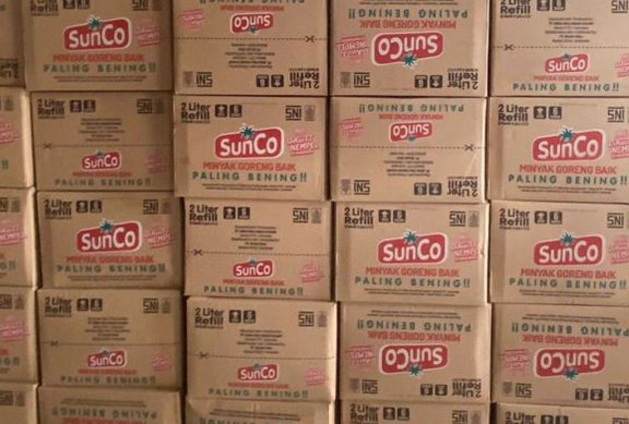 Minyak goreng merek “Sunco”