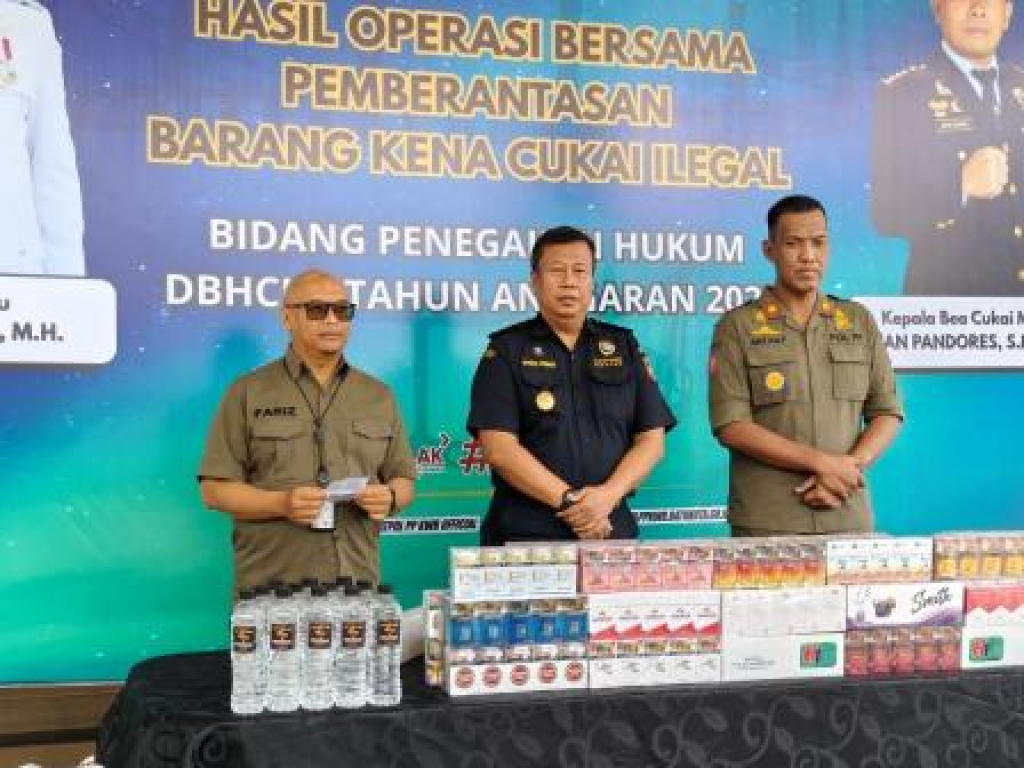 Konpers hasil operaso pemberantasan barang kena cukai termasuk Arak Bali di Bea Cukai Malang