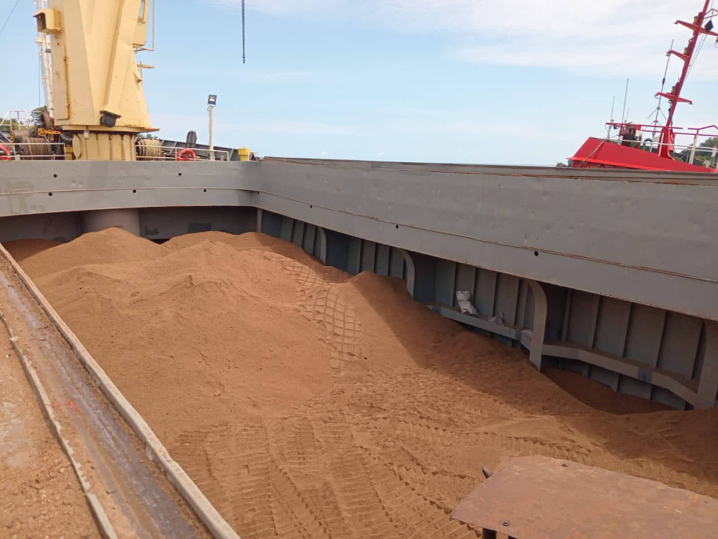 Ekspor bungkil inti sawit PT Awana Sawit Lestari