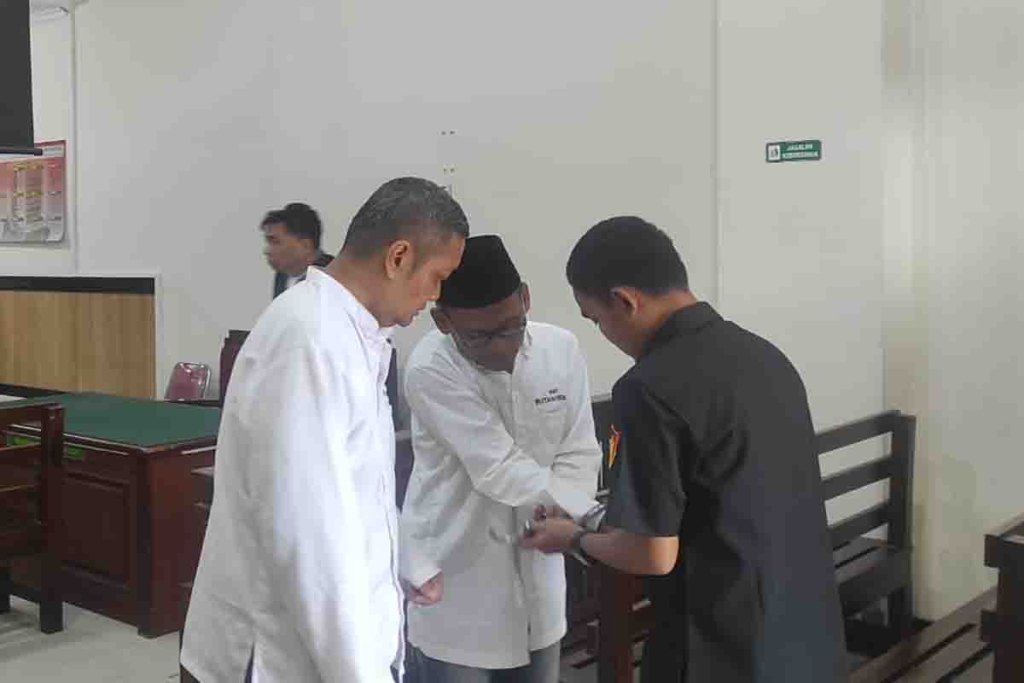 Timotius Jimmy Wijaya dan Nur Fauzi