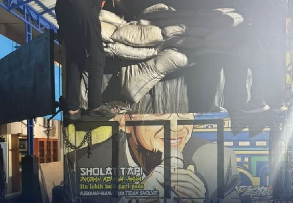 Karung berisi rokok ilegal diungkap Bea Cukai Malang